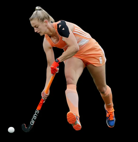 Laurien Leurink jugando al hockey
