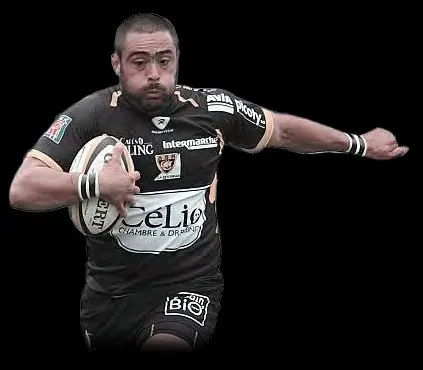 Franco Pani jugando al rugby