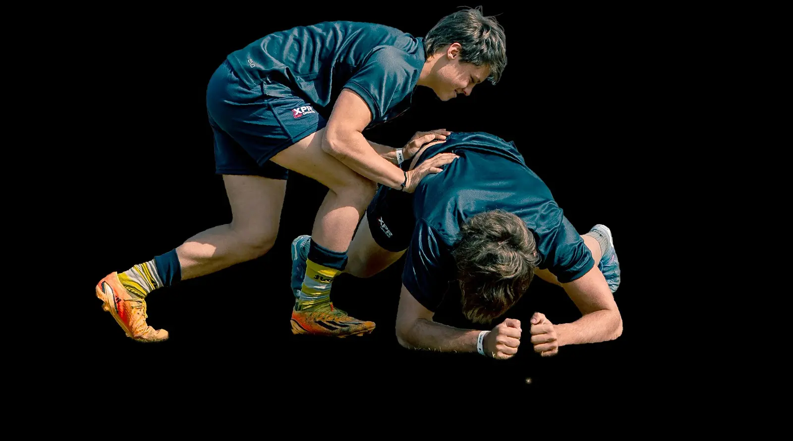 Dos jugadores de XPR en un ejercicio de tackle