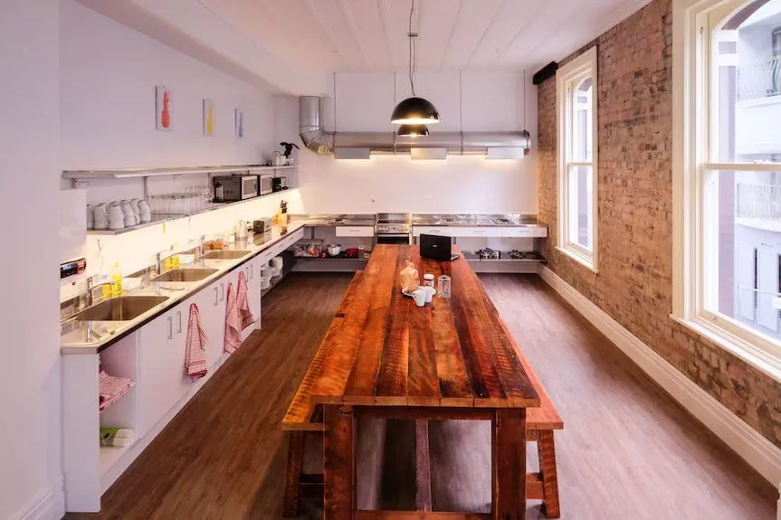 Cocina y comedor de Haka House